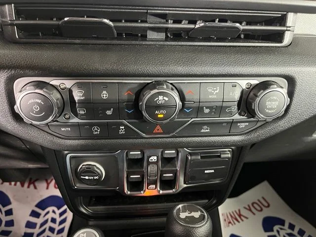 Used 2026 White/off-white Jeep Sport S image 34