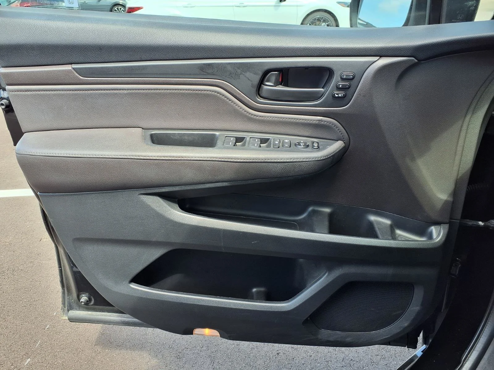 Used 2018 Crystal Black Pearl Honda Touring image 18