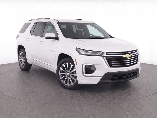 Used 2022 IRIDESCENT PEARL TRICOAT Chevrolet Premier image 1