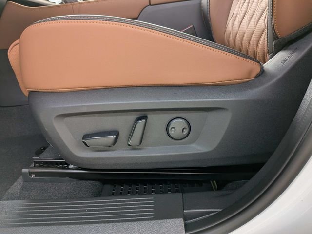 New 2026 White Nissan Platinum image 16