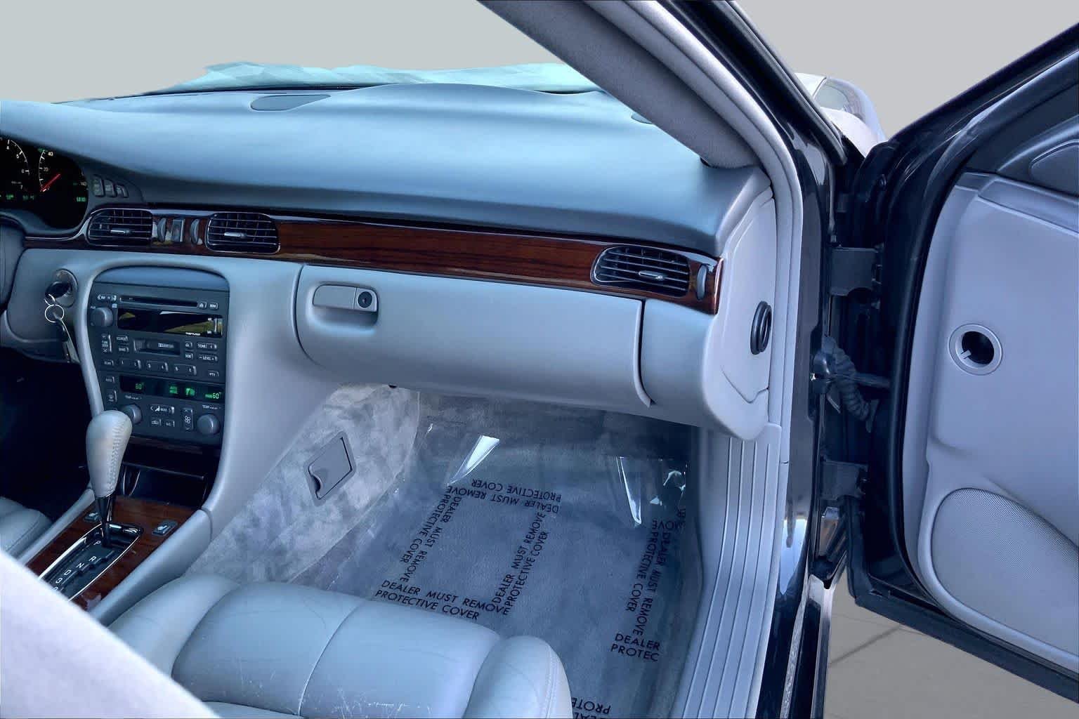 Used 2002 BLACK Cadillac Luxury SLS image 14