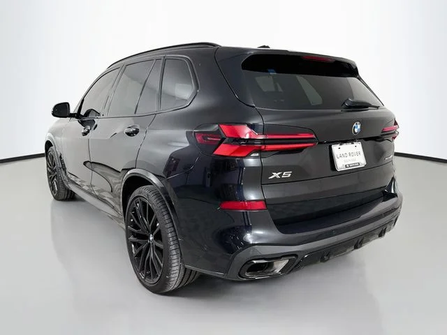 Used 2024 Black BMW xDrive40i image 7