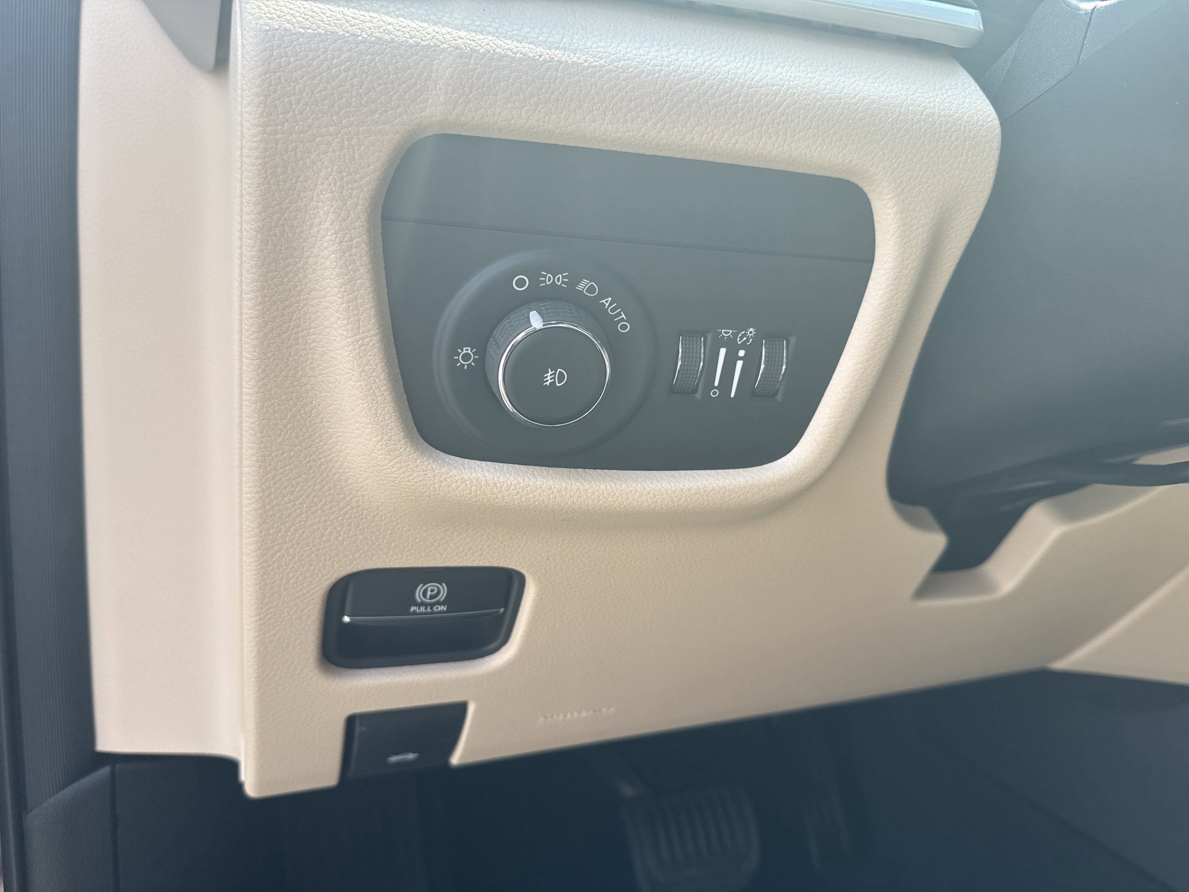 New 2026 Velvet Red Pearlcoat Jeep Limited image 33