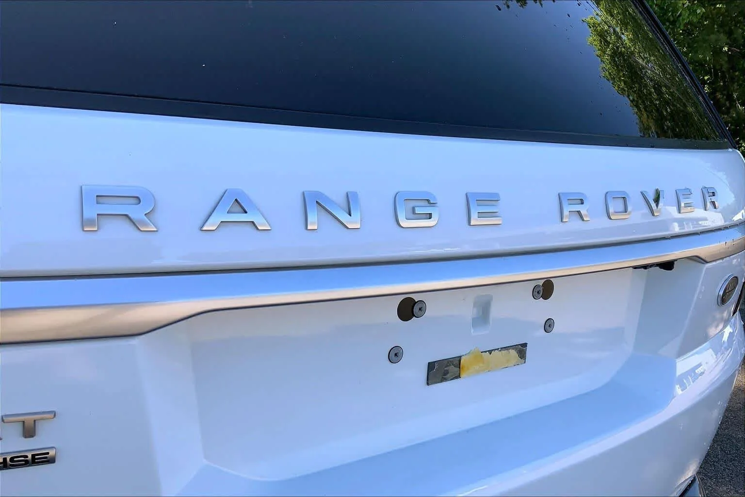 Used 2018 Fuji White Land Rover HSE image 30