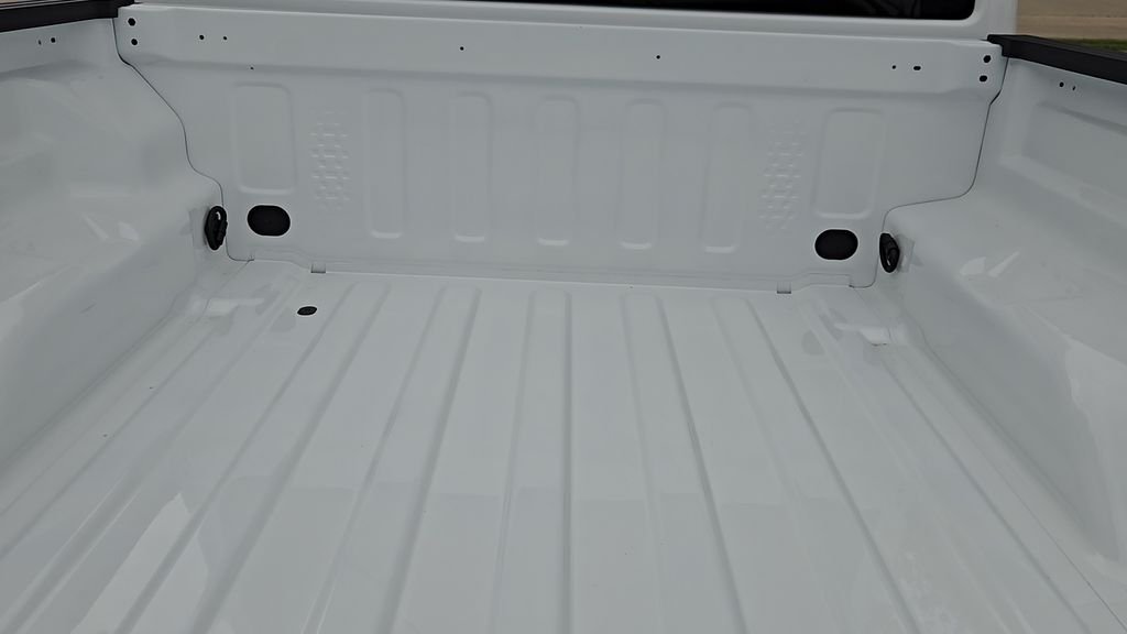 New 2026 Bright White Clear-Coat Exterior Paint Jeep Sahara image 33