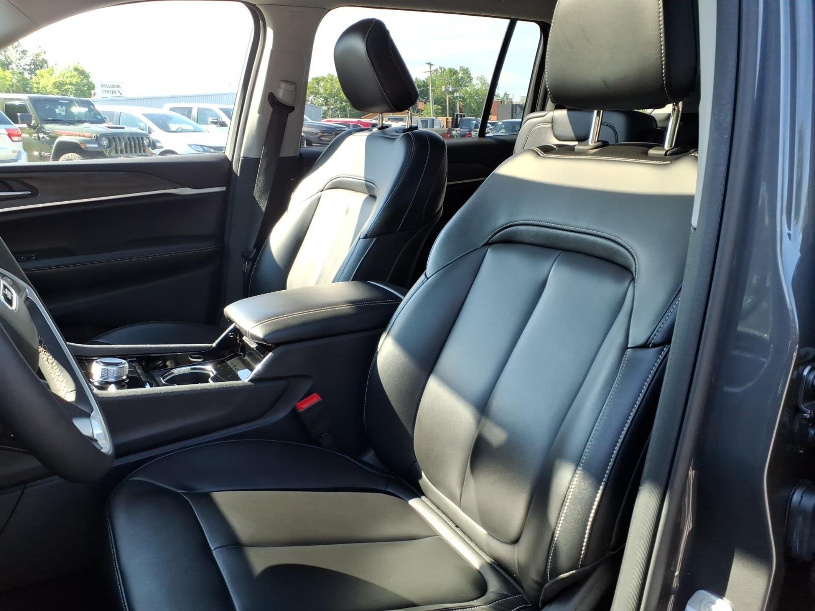 Used 2023 Gray Jeep Limited image 15
