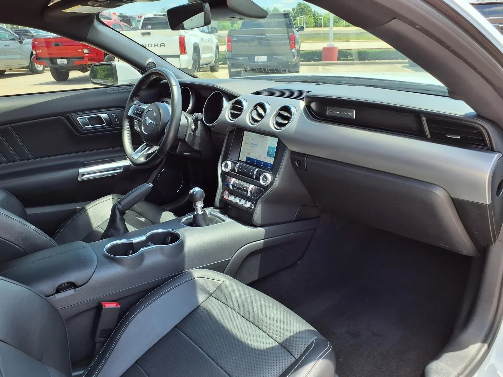 Used 2022 White Ford GT Premium image 19