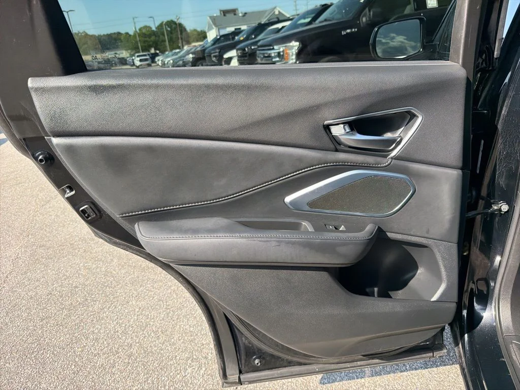 Used 2023  Acura Base image 23