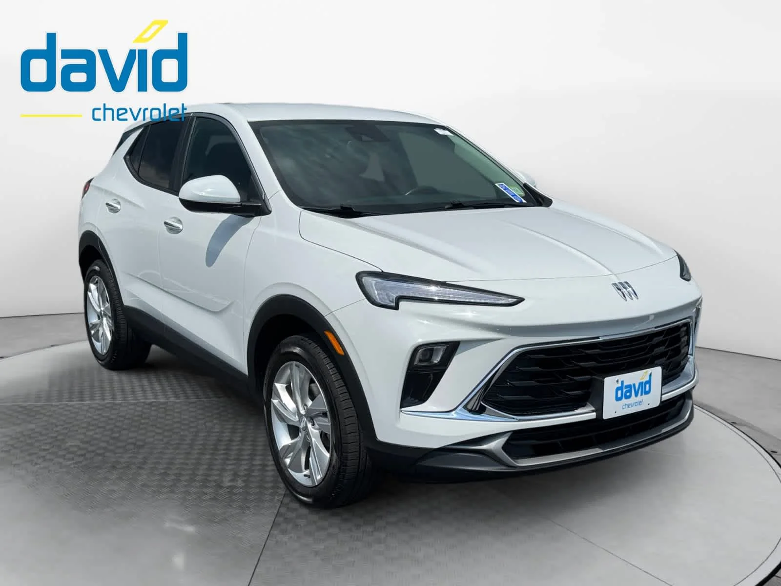 Used 2024 Summit White Buick Preferred image 3