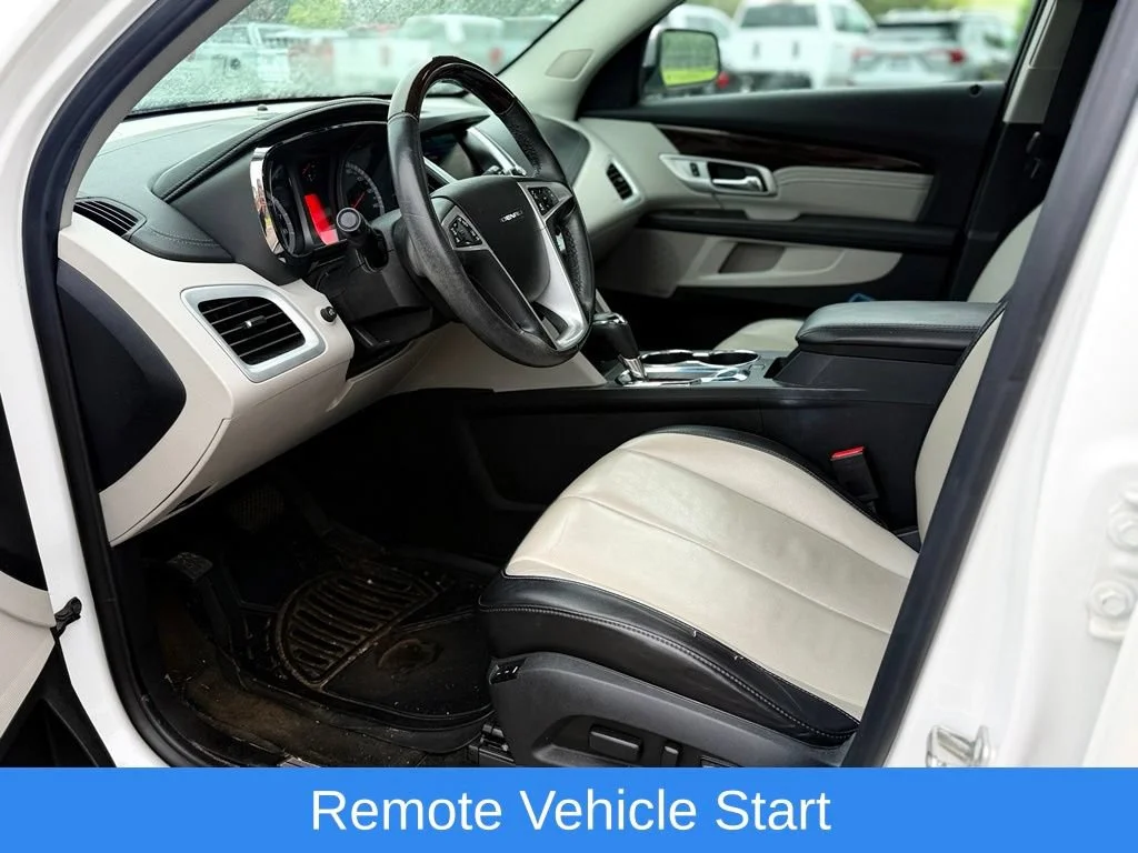 Used 2017 WHITE FROST TRICOAT GMC Denali image 29
