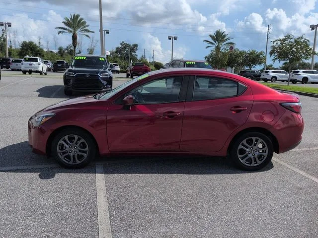Used 2019  Toyota LE image 7