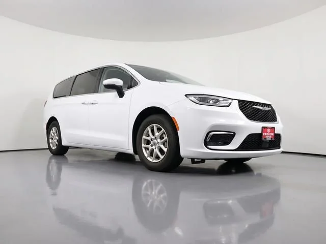 Used 2023 White Chrysler Touring L image 24