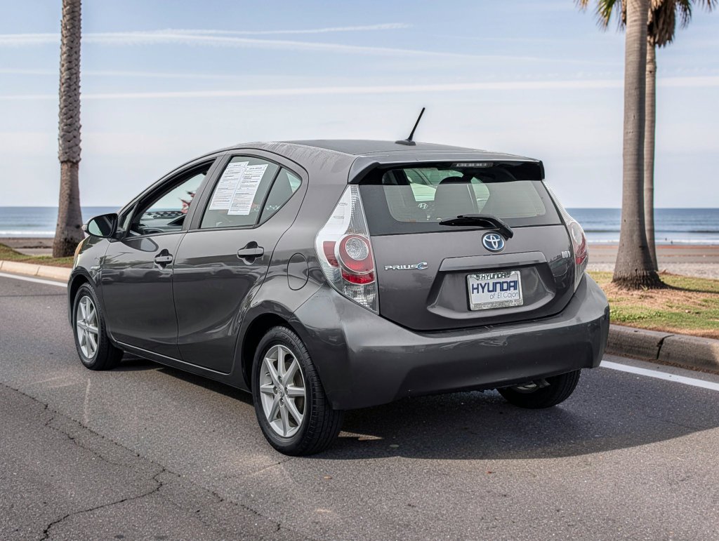 2013 Toyota Prius c Three - Photo 7