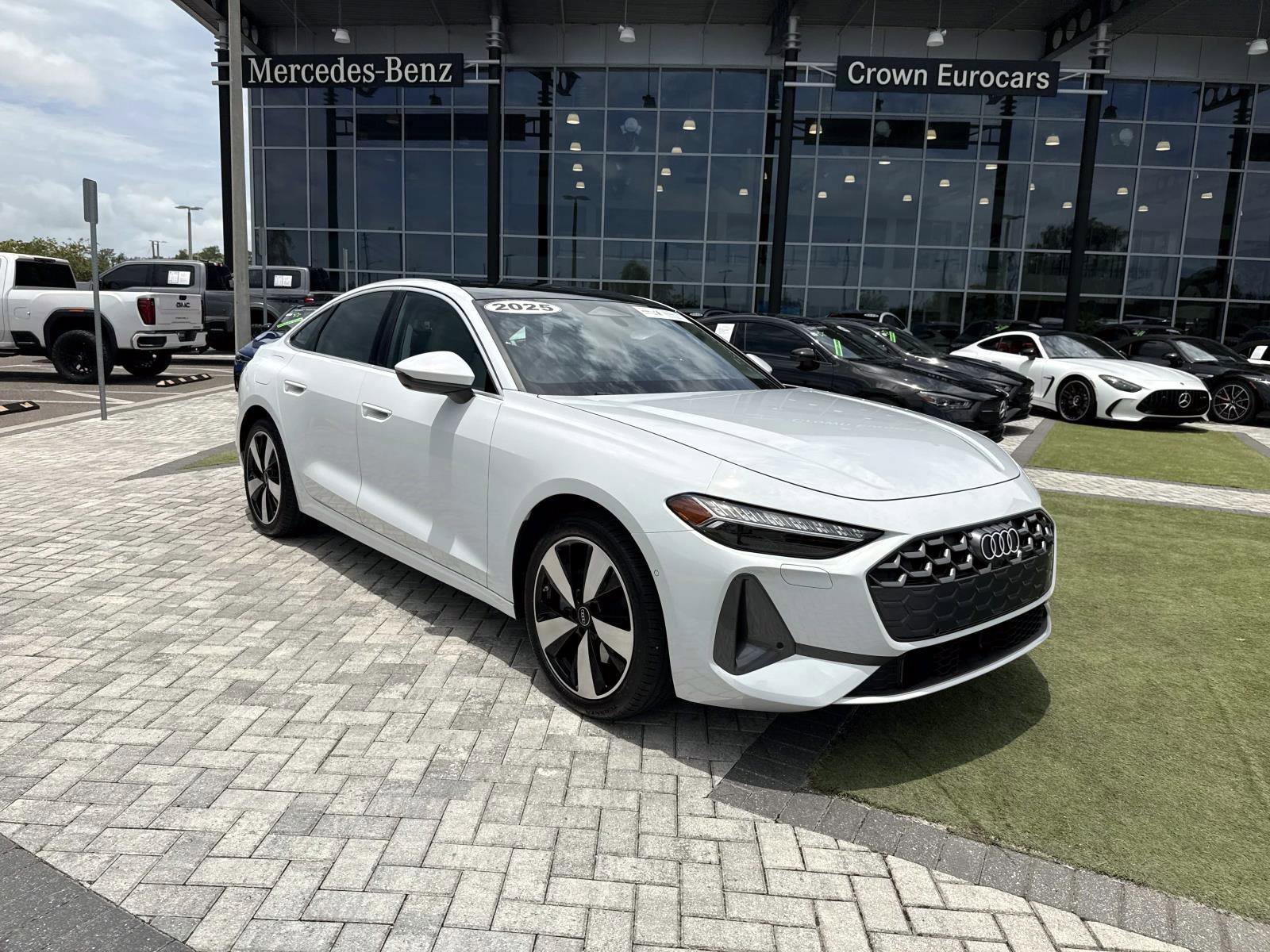 Used 2025 Glacier White Metallic Audi 2.0T Premium Plus image 7