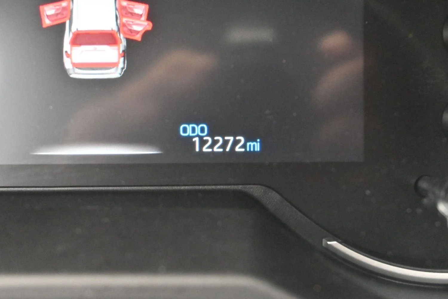 Used 2025 White Toyota XLE image 19