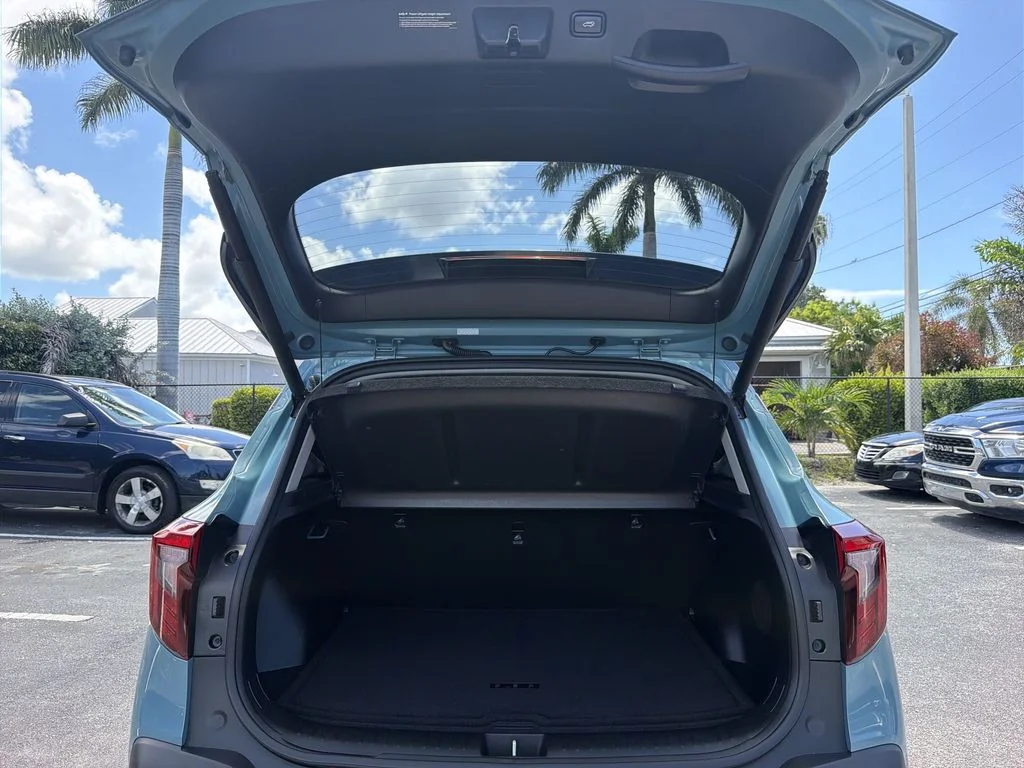 Used 2024 Blue Kia SX image 33