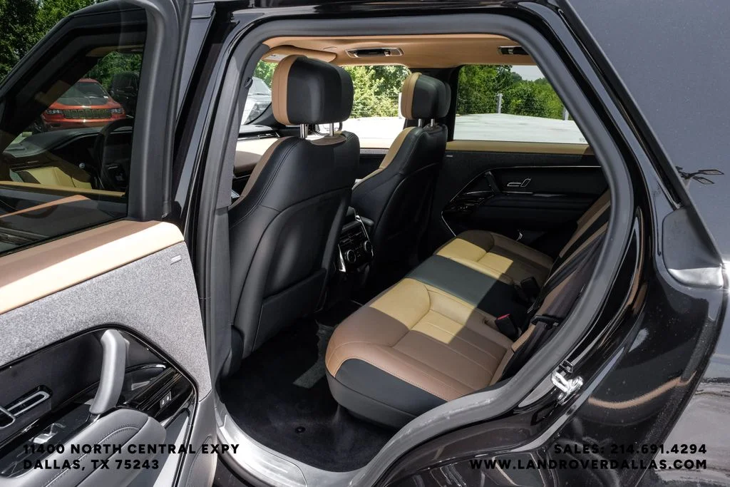 Certified Used 2024 SV Bespoke Match to Sample in Gloss Finish Land Rover Autobiography image 41