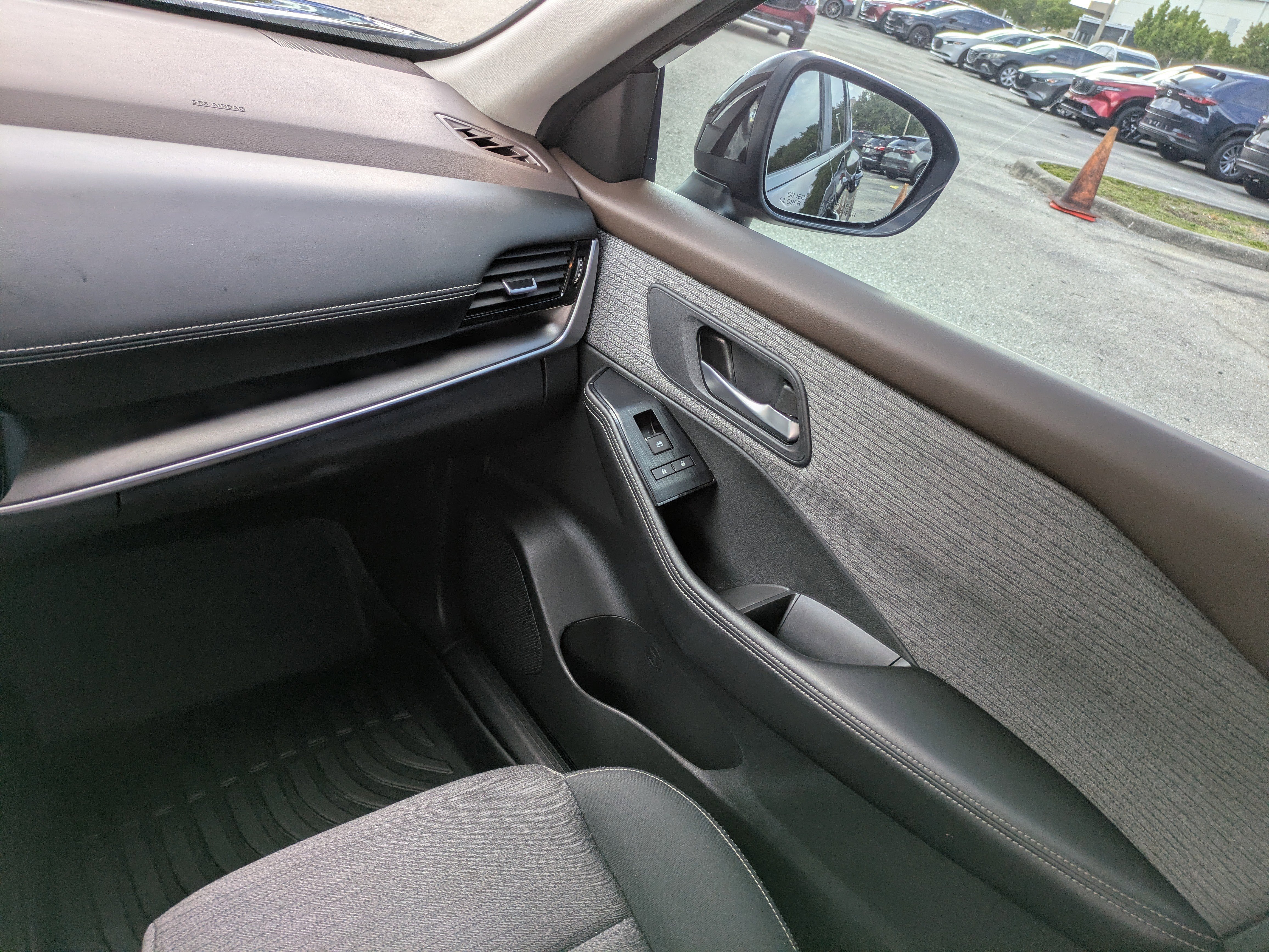 2023 Nissan Rogue SV - Photo 16