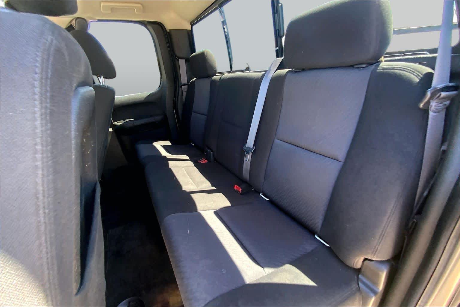Used 2011 STEEL GREEN METALLIC Chevrolet LT image 18