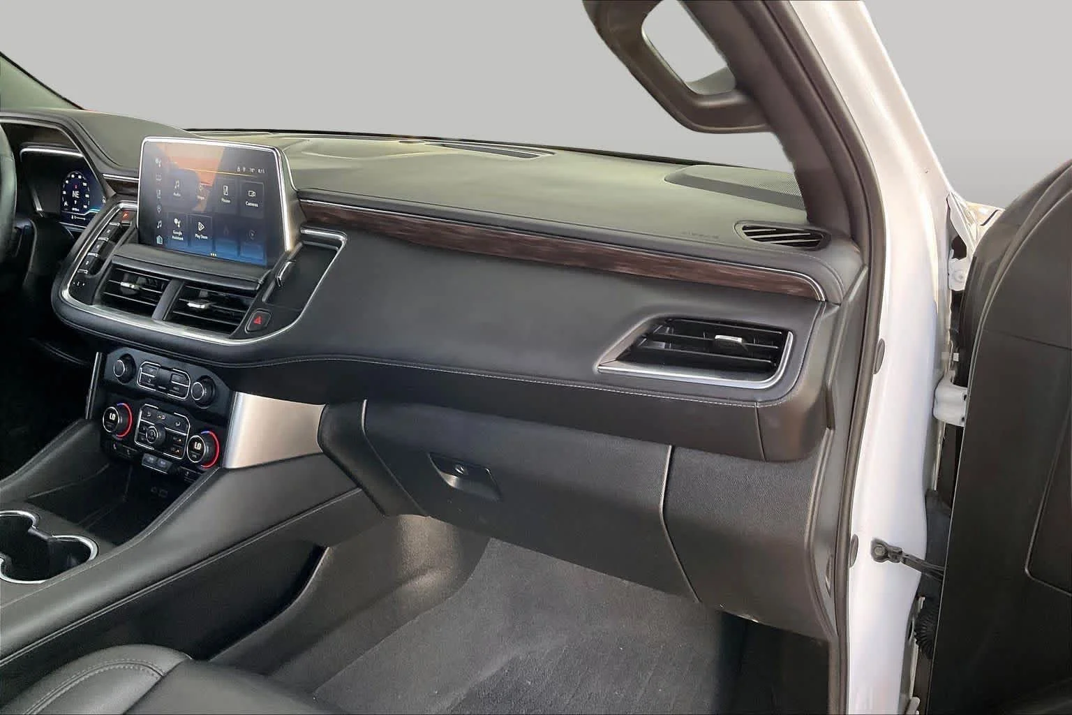 Used 2024 Summit White Chevrolet Z71 image 37