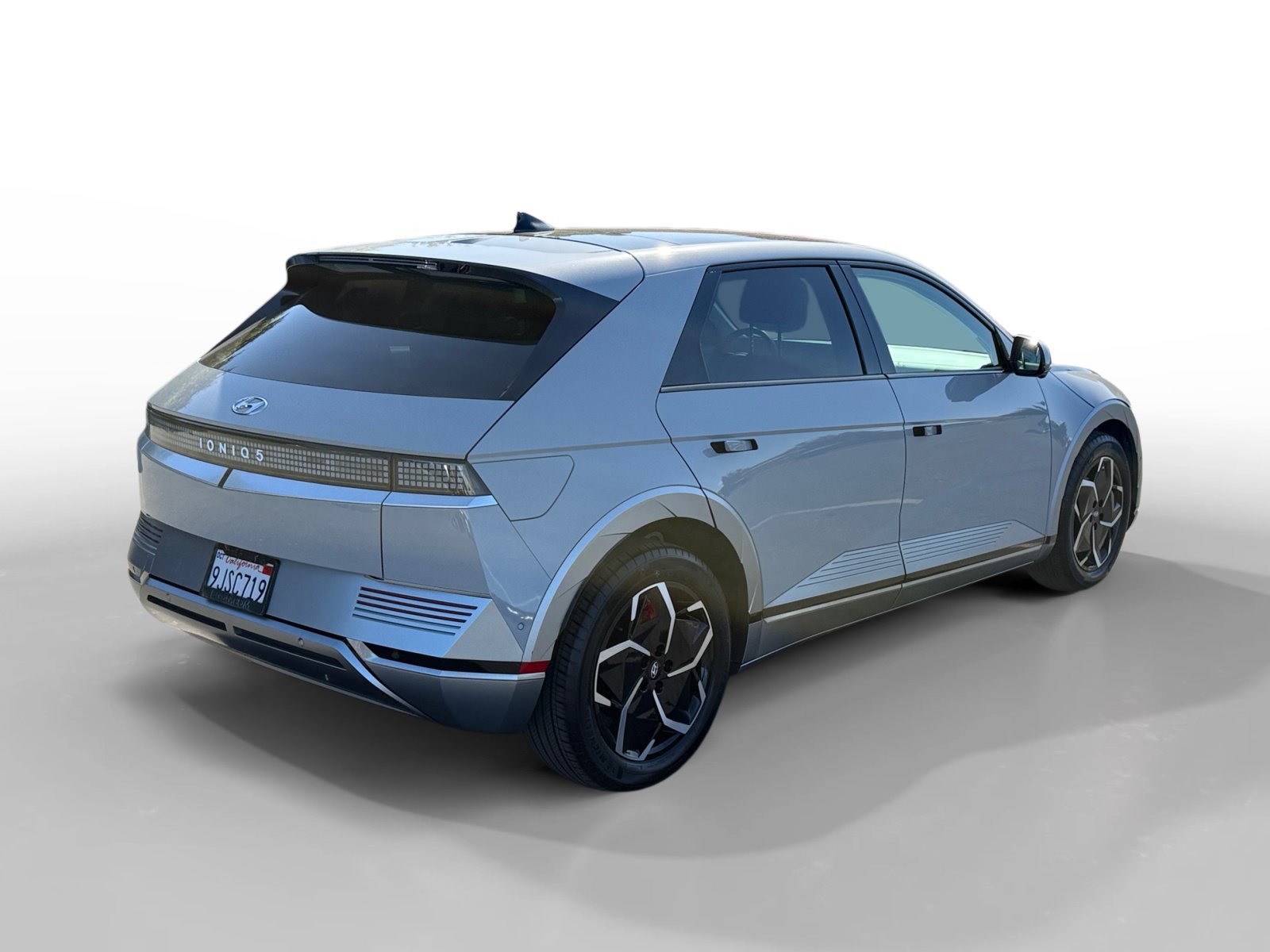 Certified Used 2023 Cyber Gray Hyundai Limited image 5