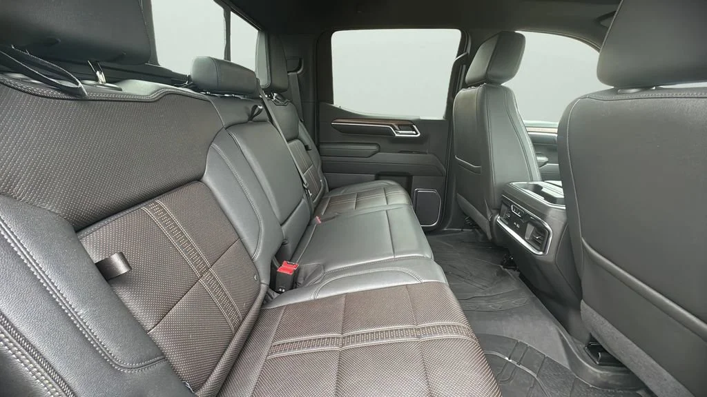 Used 2023 Black Chevrolet High Country image 13