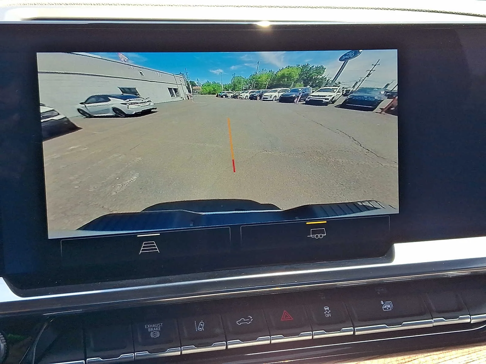 Used 2025 Summit White Chevrolet LT image 17