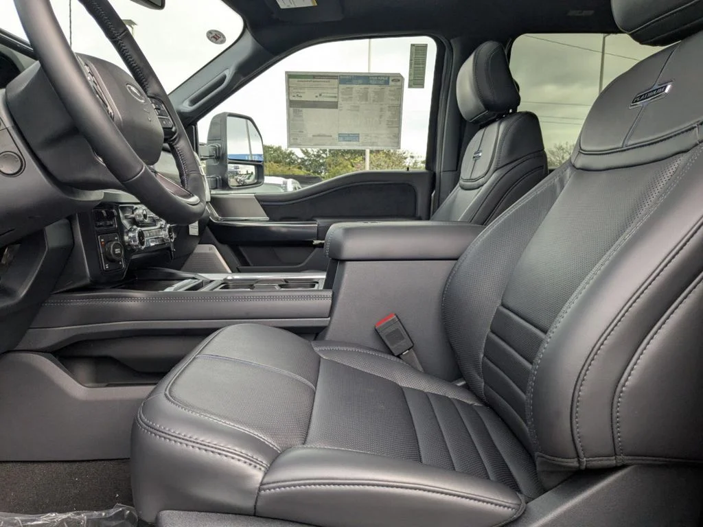 2026 Ford F-250 Super Duty Platinum - Photo 14