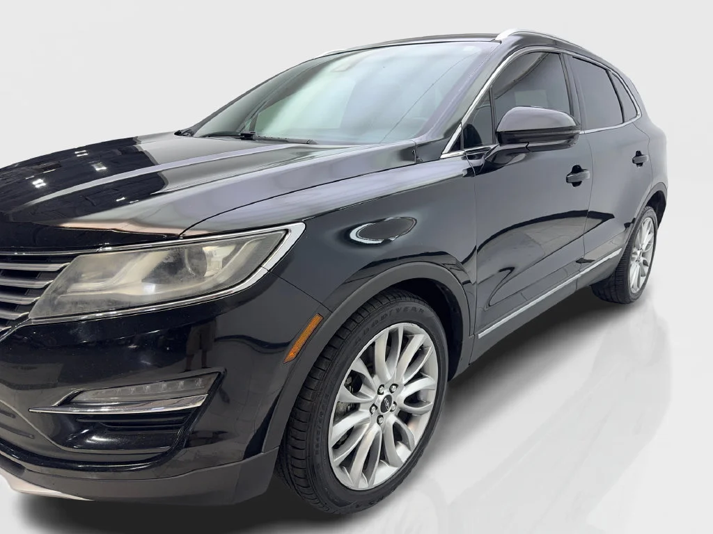 Used 2017 Black Lincoln Reserve image 12