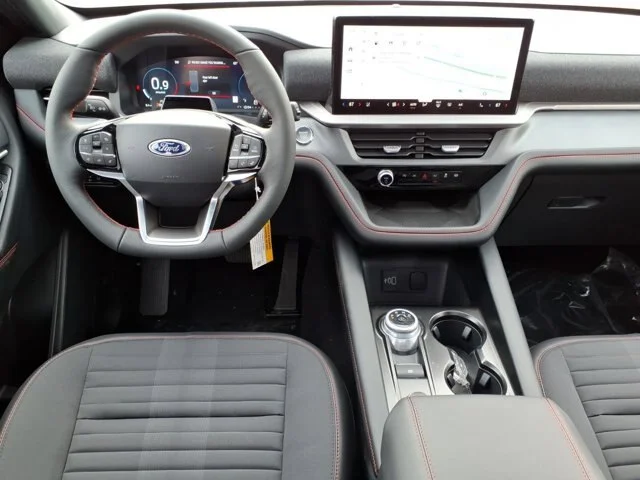New 2026 Space White Metallic Ford ST-Line image 36