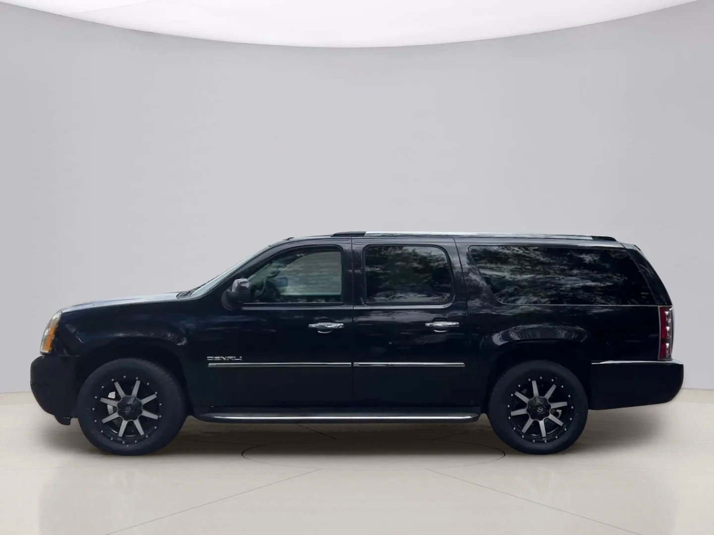 Used 2010 Black Gmc DENALI image 2