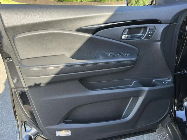 2021 Honda Pilot Touring - Photo 18