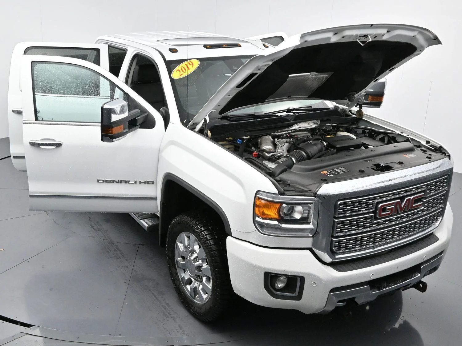 Used 2019 Summit White GMC Denali image 42