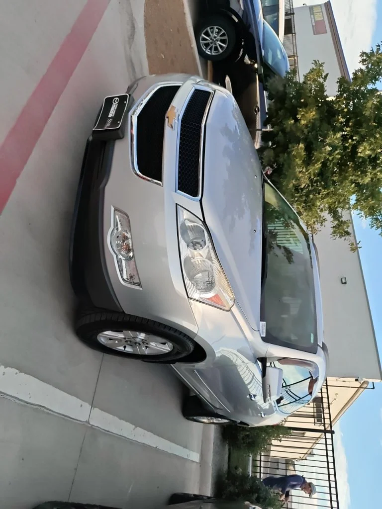 Used 2010 Silver Chevrolet 2LT image 1