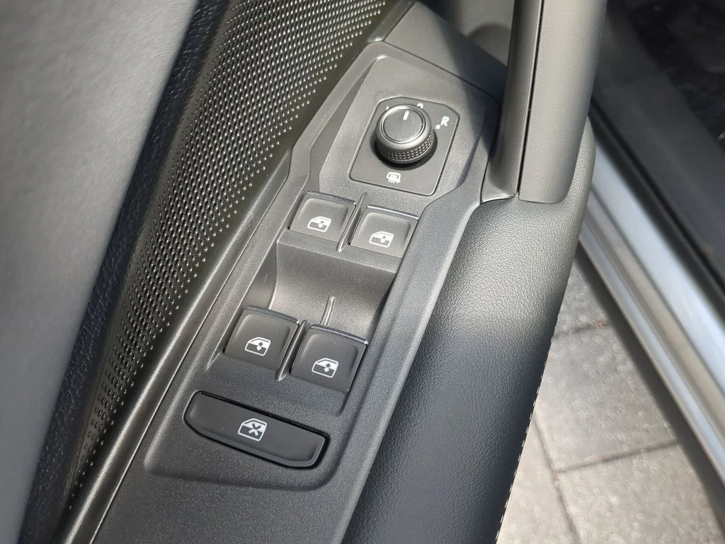 New 2026 Silver Volkswagen 2.0T SE image 18