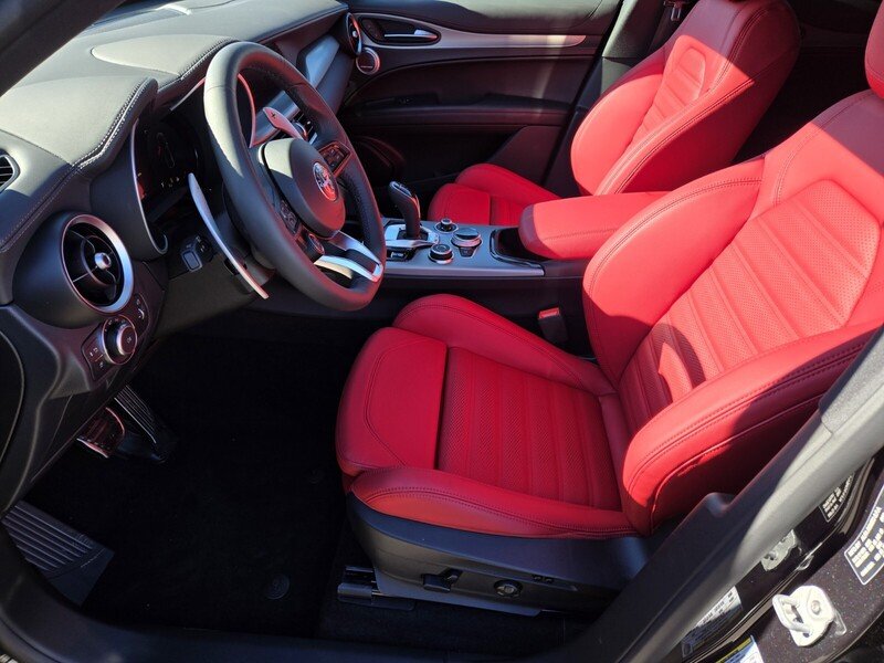 2025 Alfa Romeo Stelvio Base - Photo 6