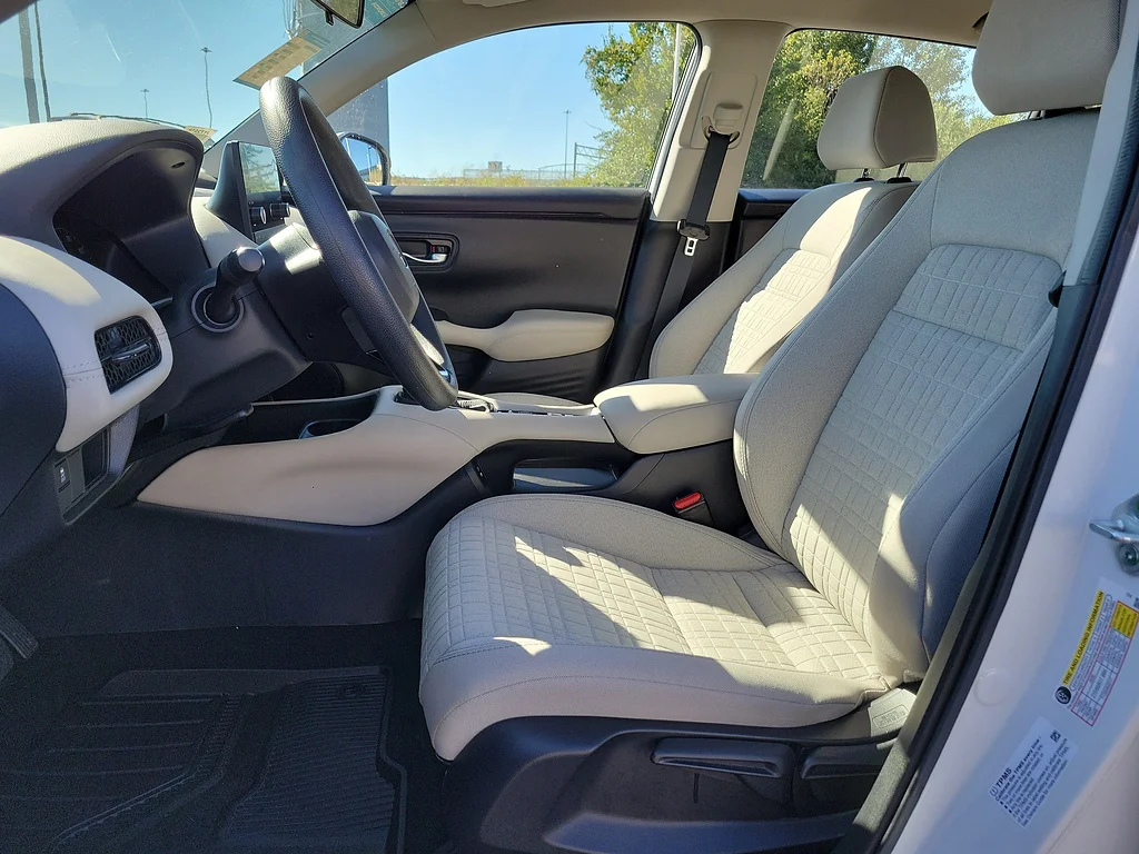 Certified Used 2025 Platinum White Pearl Honda LX image 15