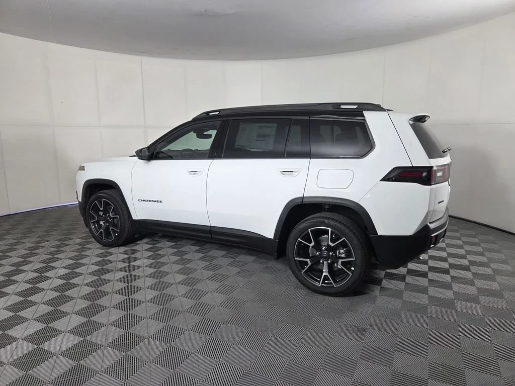 New 2026 Bright White Clear-Coat Exterior Paint Jeep Overland image 7