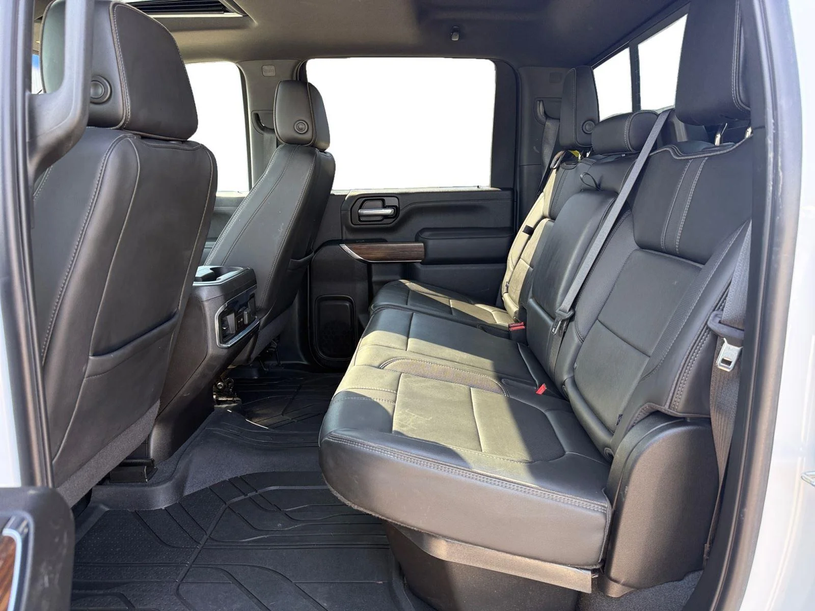 Used 2022 Summit White Chevrolet High Country image 21