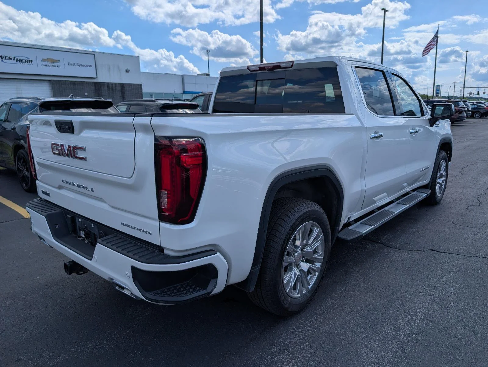 Used 2024 White Frost Tricoat GMC Denali image 10