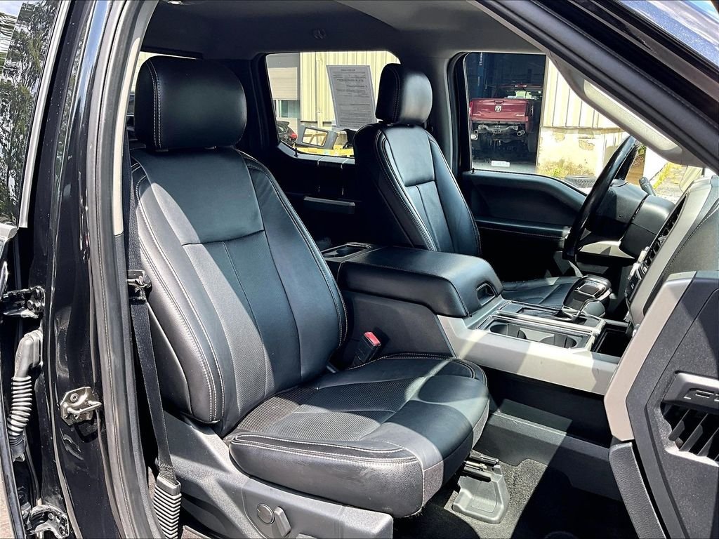 Used 2020 Black Metallic Ford Lariat image 11