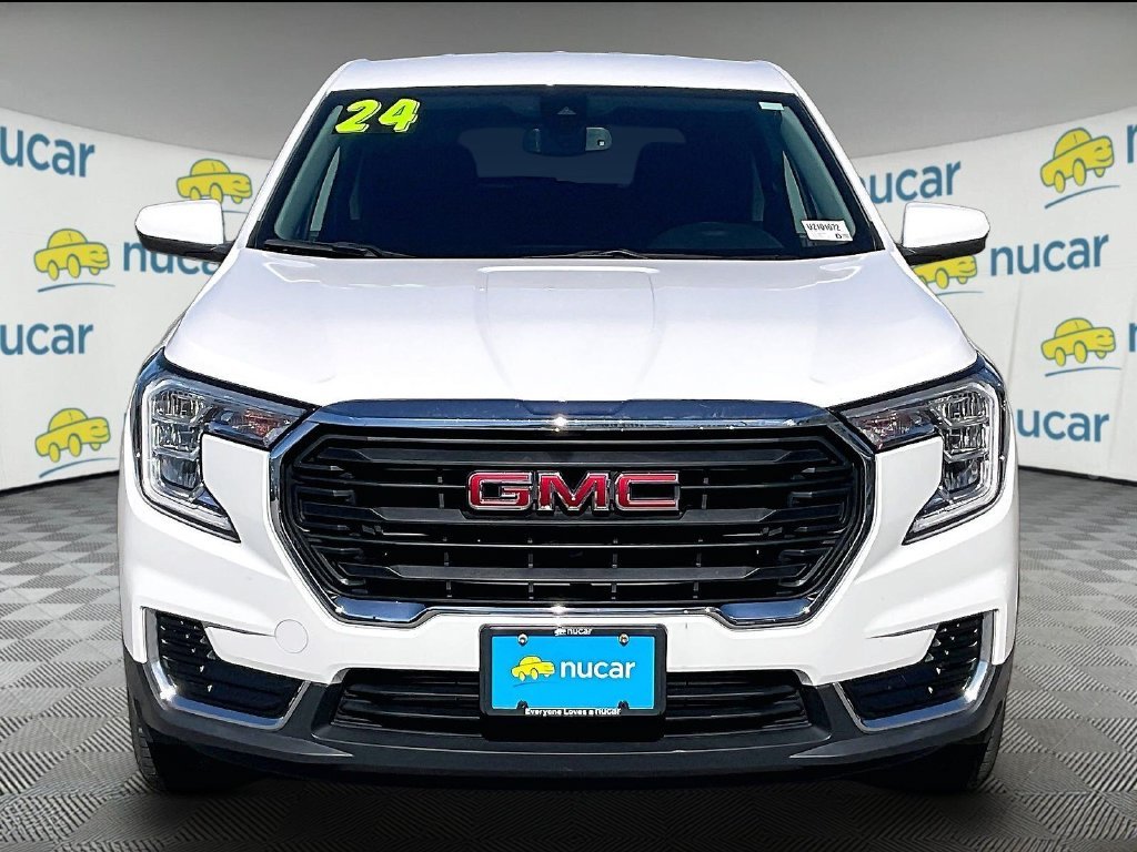 Used 2024 Summit White GMC SLE image 2