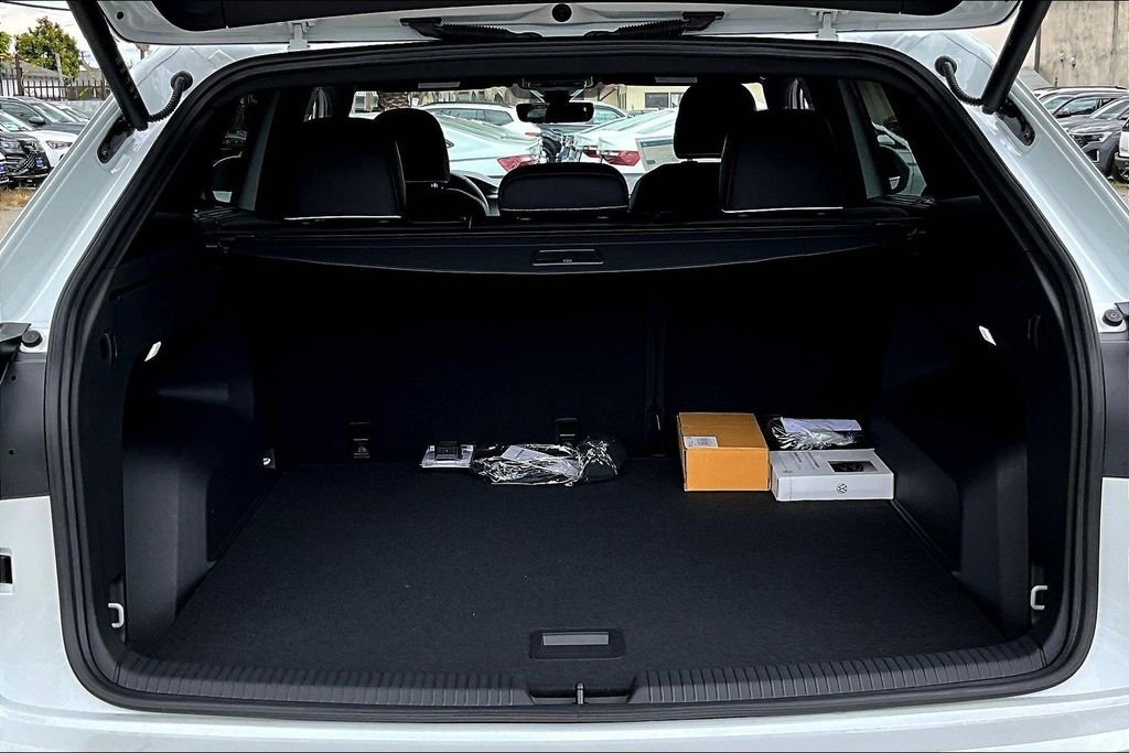 New 2026 White Volkswagen 2.0T SEL Premium R-Line image 26