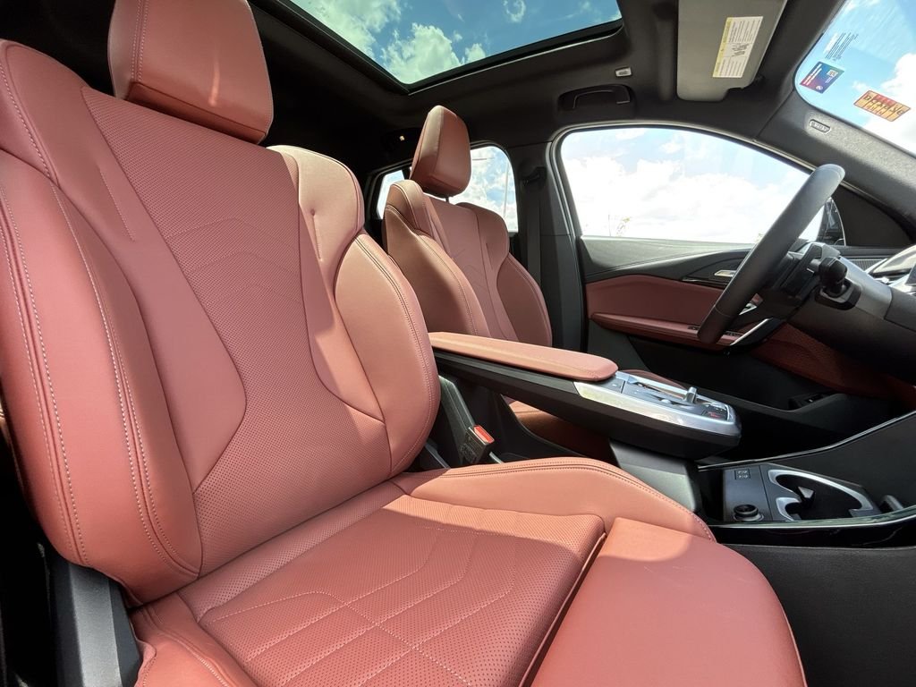 New 2026 Vegas Red Metallic BMW xDrive28i image 27