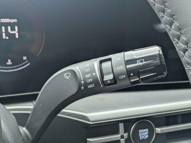 New 2027 White Hyundai SE FWD image 29