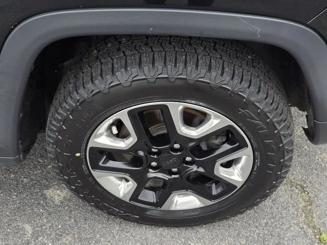 Used 2018 Black Jeep Trailhawk image 21