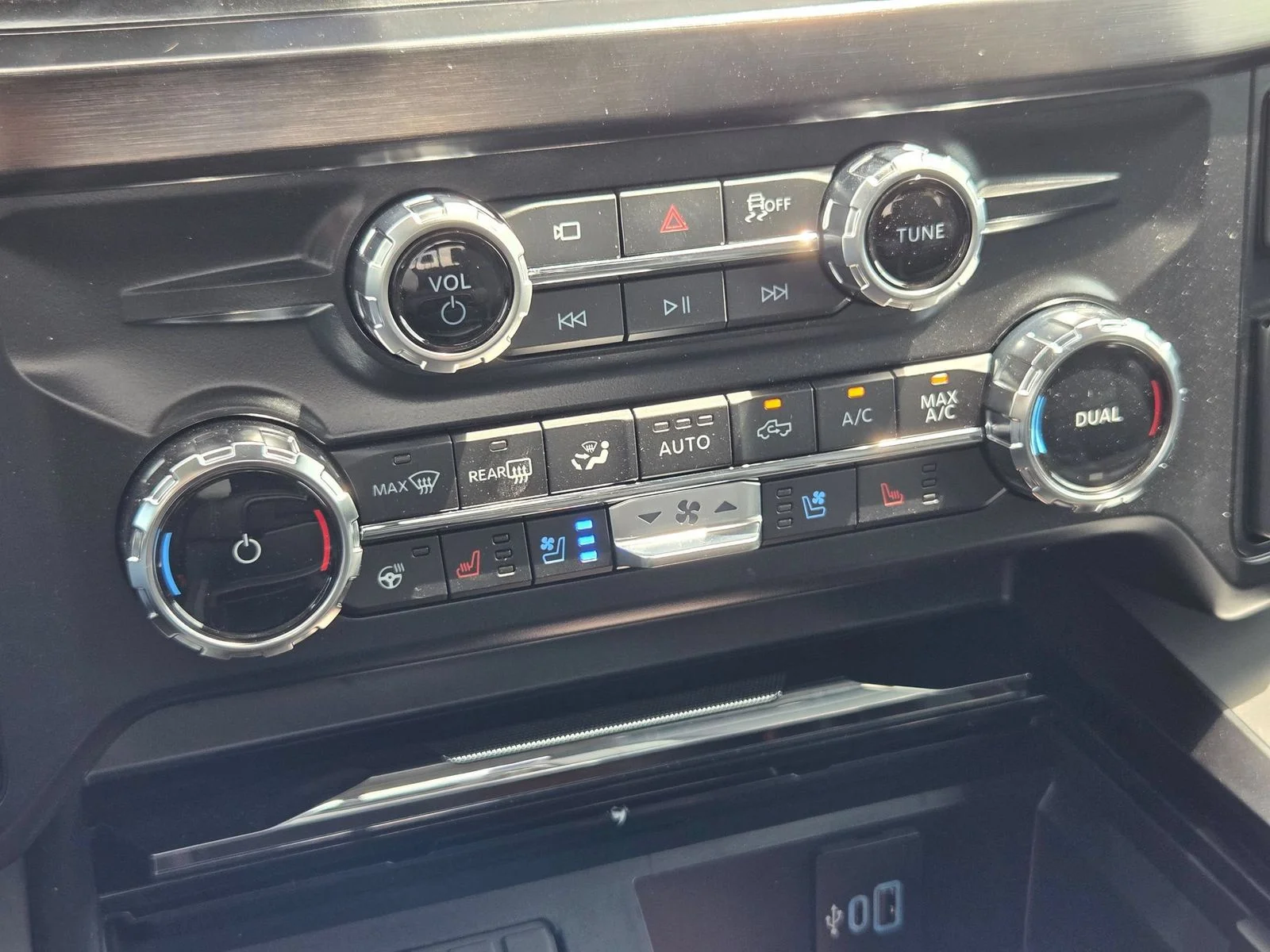 New 2026 Agate Black Metallic Ford F-250® Lariat® image 23