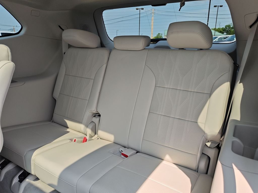 Used 2025 Gray Buick Avenir image 25