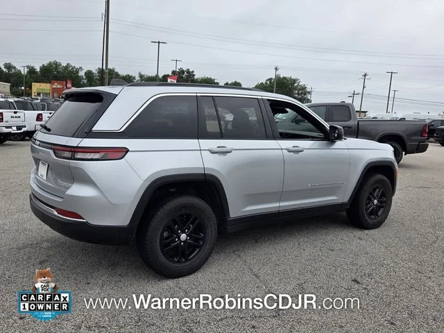 Used 2024 Silver Jeep Laredo image 15