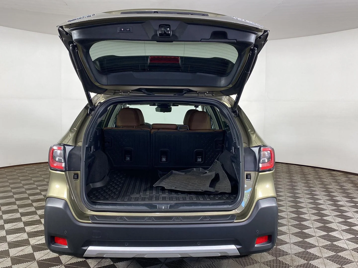 Used 2024 Autumn Green Metallic Subaru Touring image 7